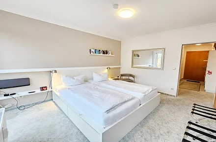 Flur mit Garderobe & viel Schrankplatz