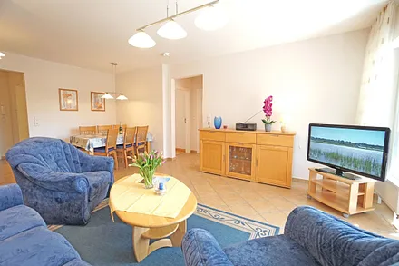 Wohnzimmer mit Esstisch