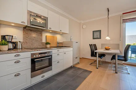 voll ausgestattete Küchenzeile