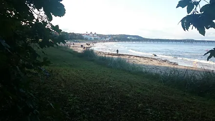Blick auf Binz mit Kurhaus und Seebrücke