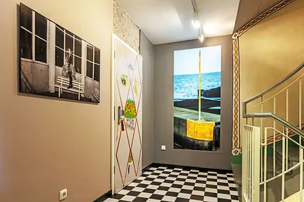 Der Hausflur mit Wohnungstür zur "Hasensasse".