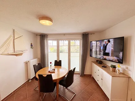 Esstisch mit Stühlen