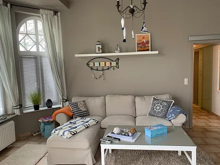 Wohnzimmer - gemütliche Couch zum Relaxen