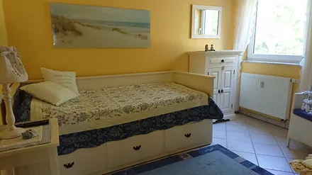 2. Schlafzimmer mit Rollbett, jede Matratze 2mx0,80m