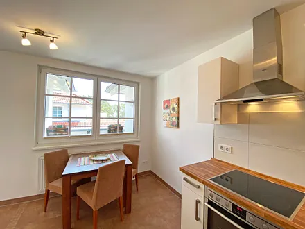 Esstisch mit Stühlen