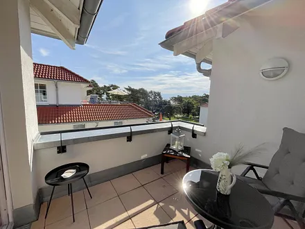 bestuhlter Balkon (Süd/Ost)