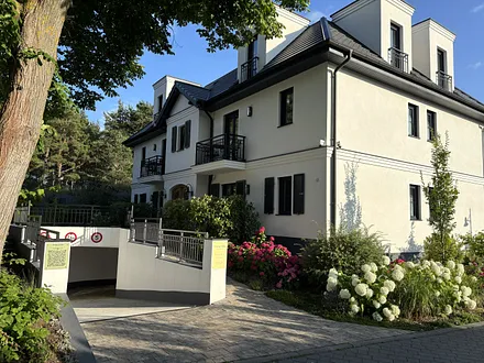 Tiefgarageneinfahrt