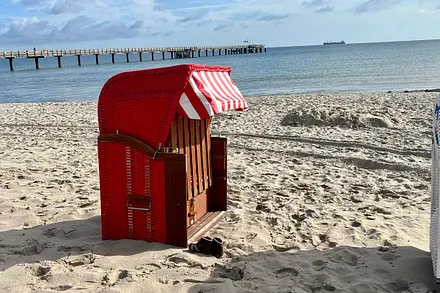 In der Badesaison von Mai bis September ist ein Strandkorb am Strand für Sie inkludiert.