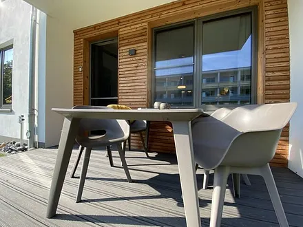 bestuhlte Terrasse (Osten)