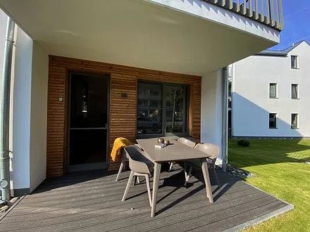 bestuhlte Terrasse (Osten)