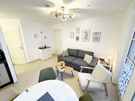 Wohnbereich mit gemütlicher Couch