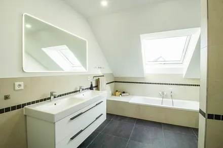 Bad mit Dusche & Badewanne