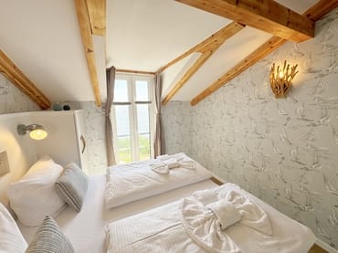 1. Schlafzimmer mit Seeblick