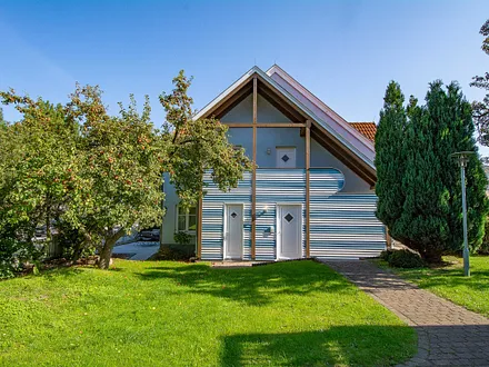 Die Außenansicht des Gebäudes, in dem sich die Wohnung befindet