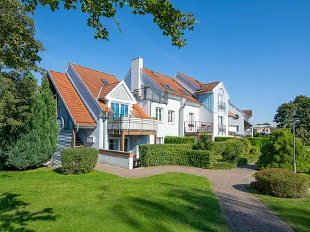 Die großzügig angelegte Außenanlage