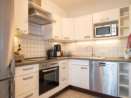 Die voll ausgestattete Küchenzeile