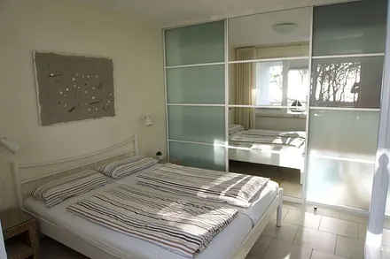 Doppelbett mit hochwertigen Matratzen