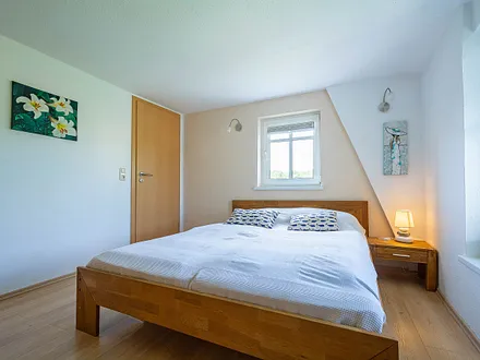 Das 3. Schlafzimmer mit Zugang zum eigenen separaten Bad