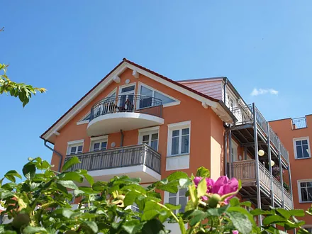 Die Balkone von Ihrer Wohnung in der Strandstraße 40 im Dachgeschoss