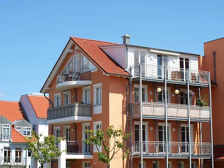 Das Haus Hamburg in der Strandstraße 40 von hinten - hier im neu errichteten Hinterhaus befindet sich Ihre Wohnung