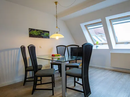 Der kombinierte Wohn- und Essbereich in der unteren Etage