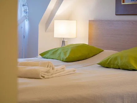 Blick ins erste Schlafzimmer (untere Etage)