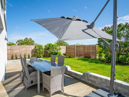 Die große möblierte Terrasse