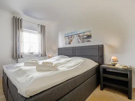 Das Schlafzimmer mit Doppelbett