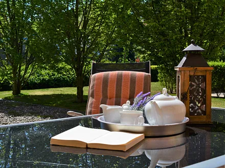 Die möblierte Terrasse