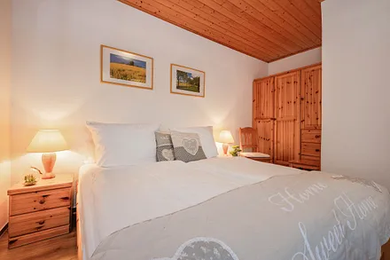 Doppelbett im Wohnbereich