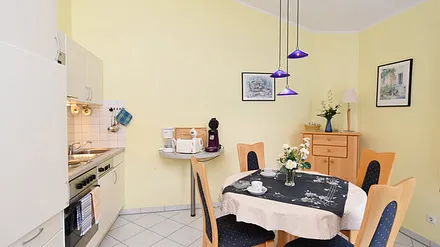 Essbereich mit Küchenzeile