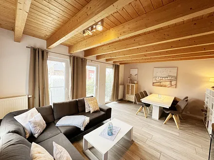 Ferienhaus Ilsebill - Wohnbereich mit Blick auf den Essplatz