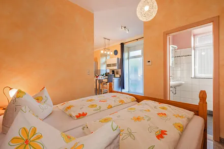 Wohnung 2 - Schlafzimmer