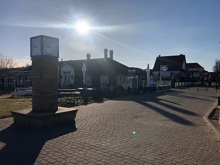 Nienhagen am Morgen | Blick zum Strandrestaurant.