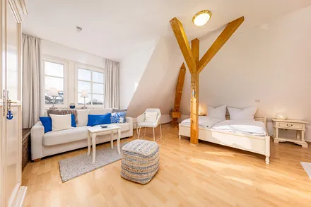 Freuen Sie sich auf einen kuscheligen Urlaub in ruhiger zentraler Lage. Ein Fahrstuhl ist im Haus vorhanden.