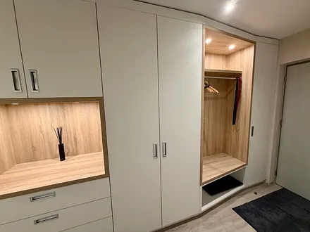 Garderobe und Kleiderschrank 