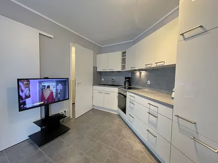 Küchenzeile mit Backofen