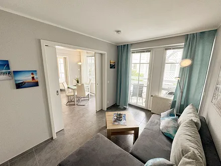 Wohnbereich mit Zugang zum Essbereich