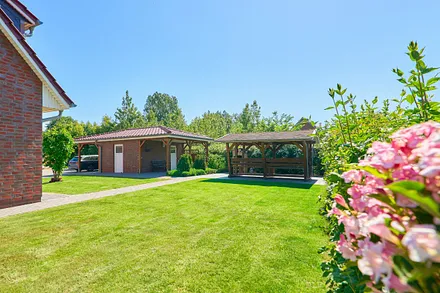 Fahrradraum und Sitzgelegenheit