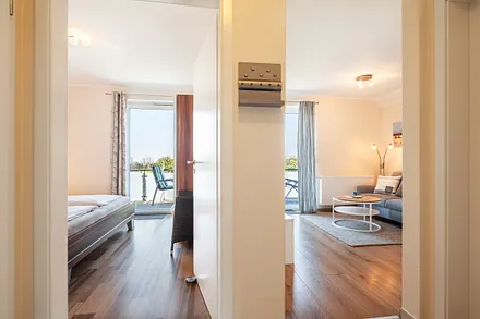 Blick zum Schlaf- und Wohnraum