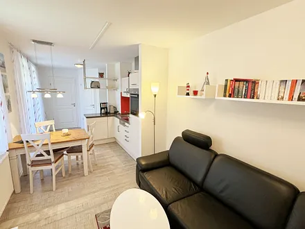  kombinierter Wohn-/Koch- und Essbereich