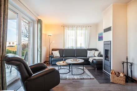 Wohnraum mit Zugang zur Terrasse