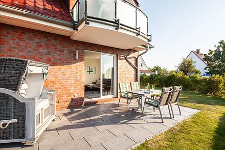 Terrasse mit Strandkorb