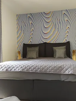 2 Schlafzimmer mit Boxspringbetten