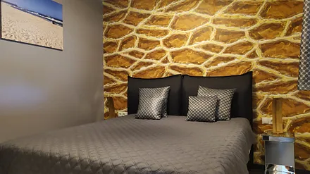 1. Schlafzimmer mit Boxspringbetten