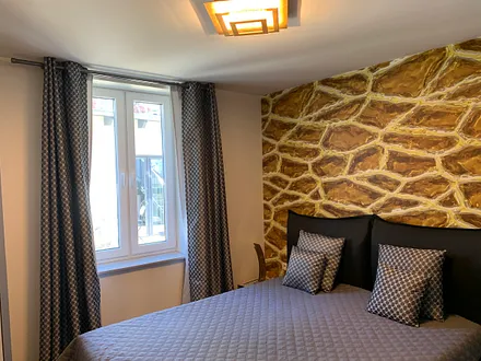 2.Schlafzimmer mit Boxspringbett