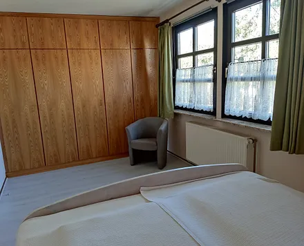 Schlafzimmer Schrank