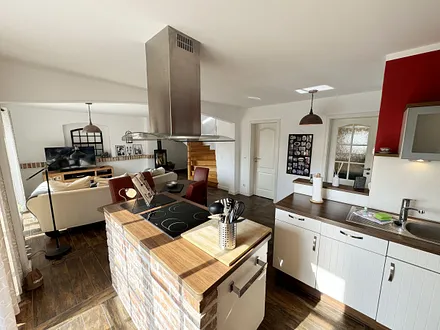 Küchenblock und angrenzender Essbereich