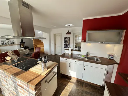 Blick auf die Kochinsel