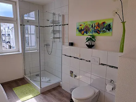 Tageslicht-Bad mit DU/WC